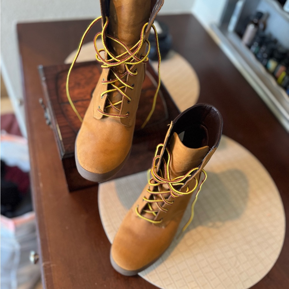 Timberland Tan Lace-Up Boots